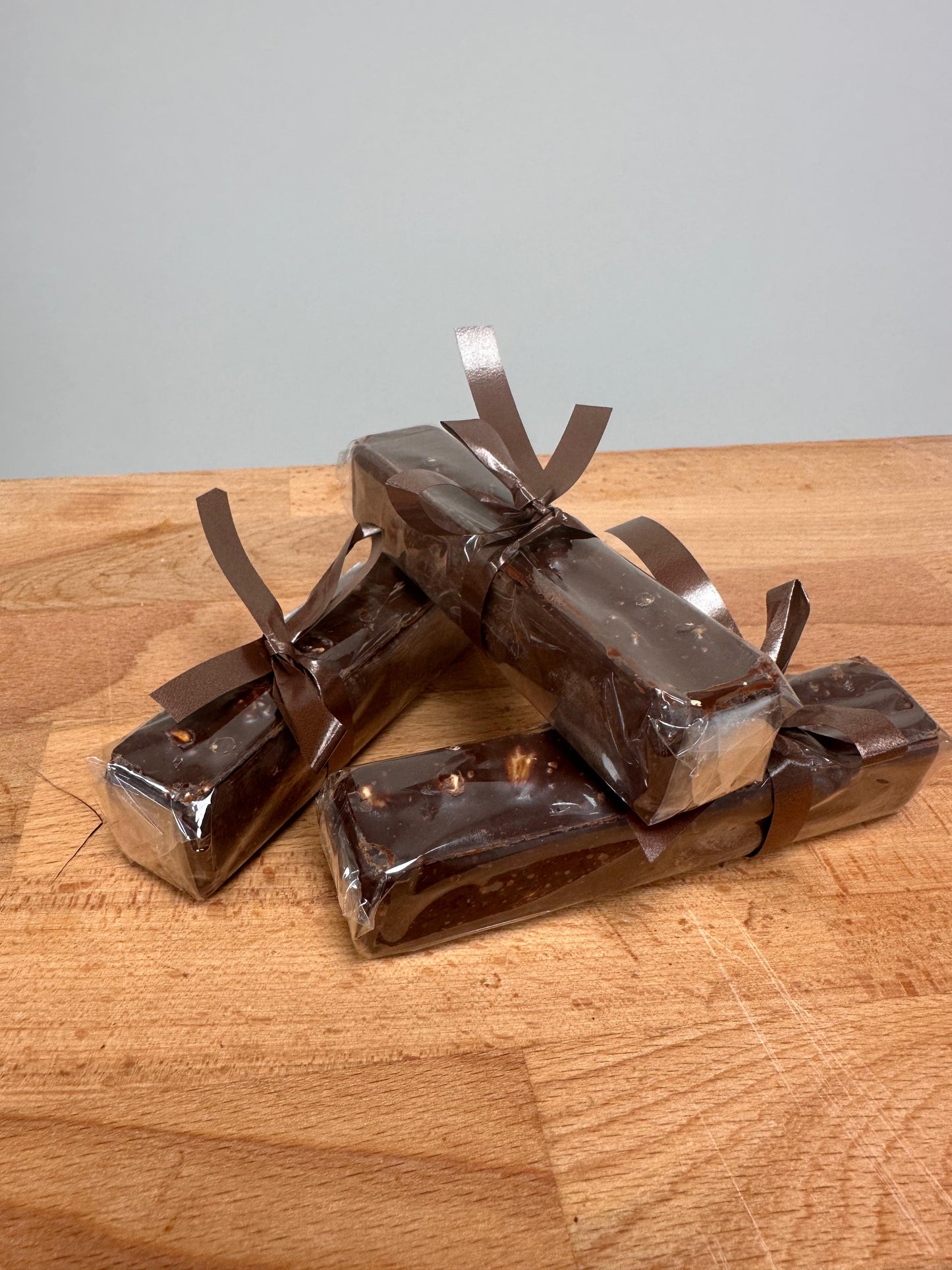 TORRONE Cioccolato Fondente con Nocciole Tostate (Senza Lattosio)